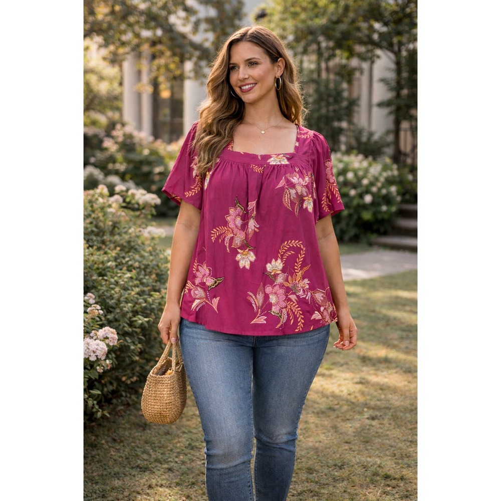 Torrid Women  Blouse Top Small Magenta Floral Square Neck Flutter SleeveSize